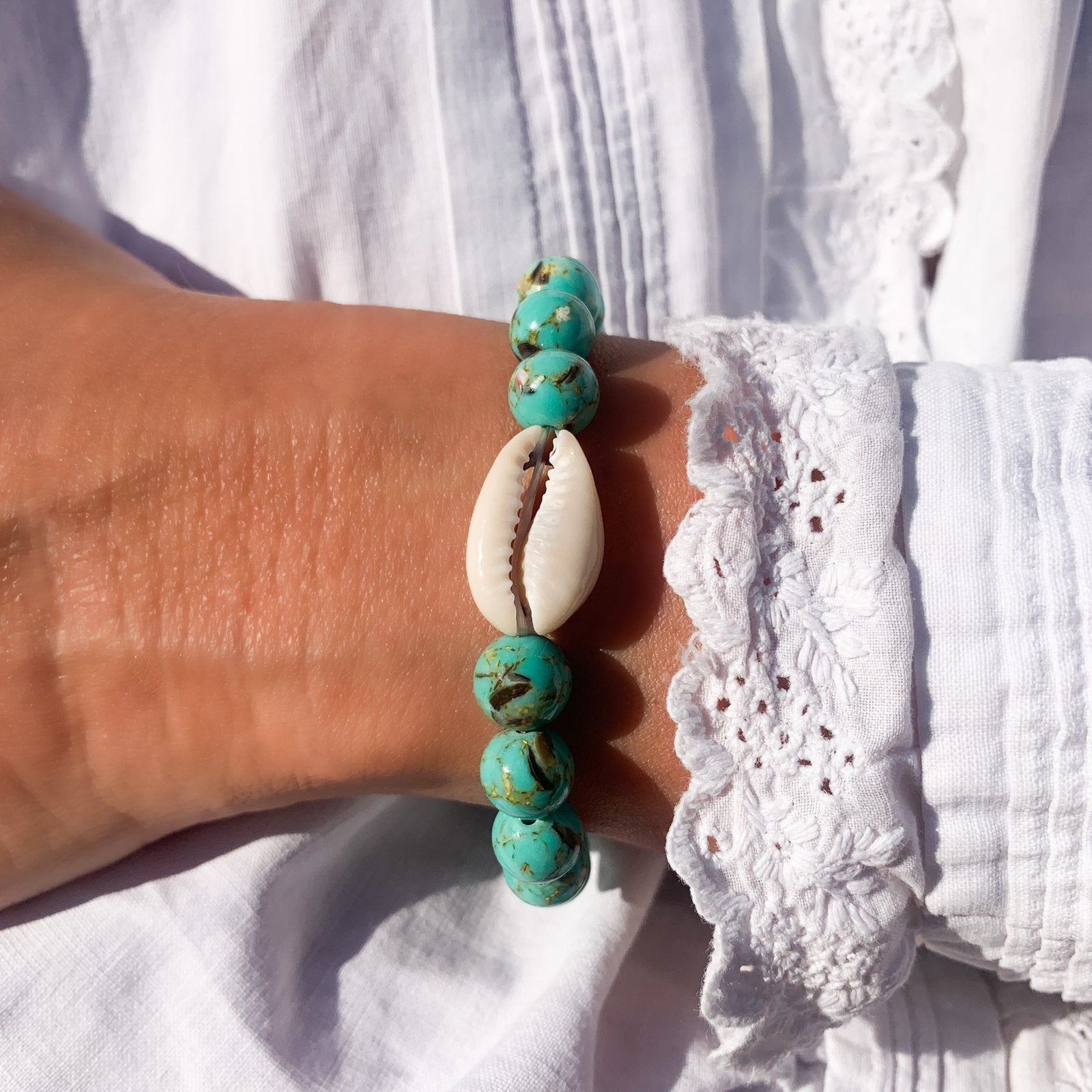 Beaded Bracelet with Natural Shell